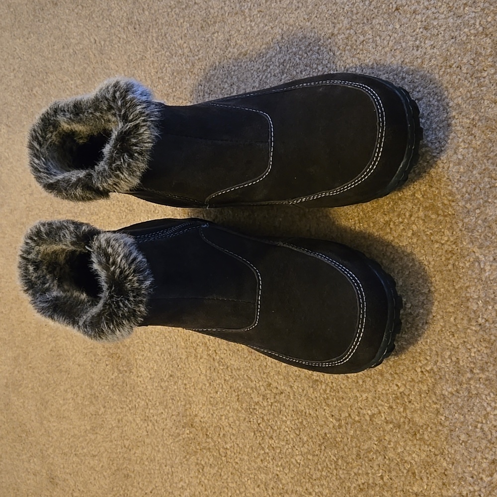 Khombu Brown Suede Ankle  Boots with Fur Trim